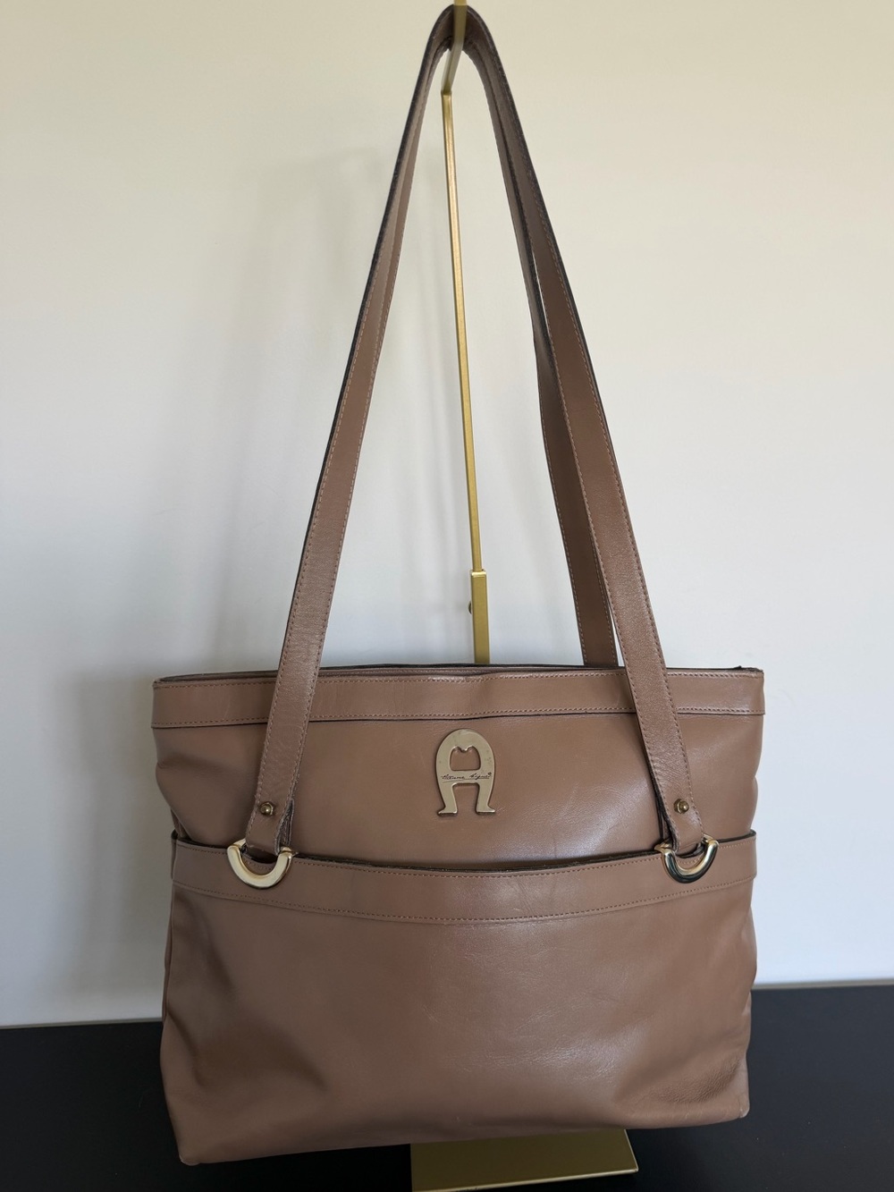 Etienne Aigner Vintage Taupe Leather Shoulder Tote Bag Logo